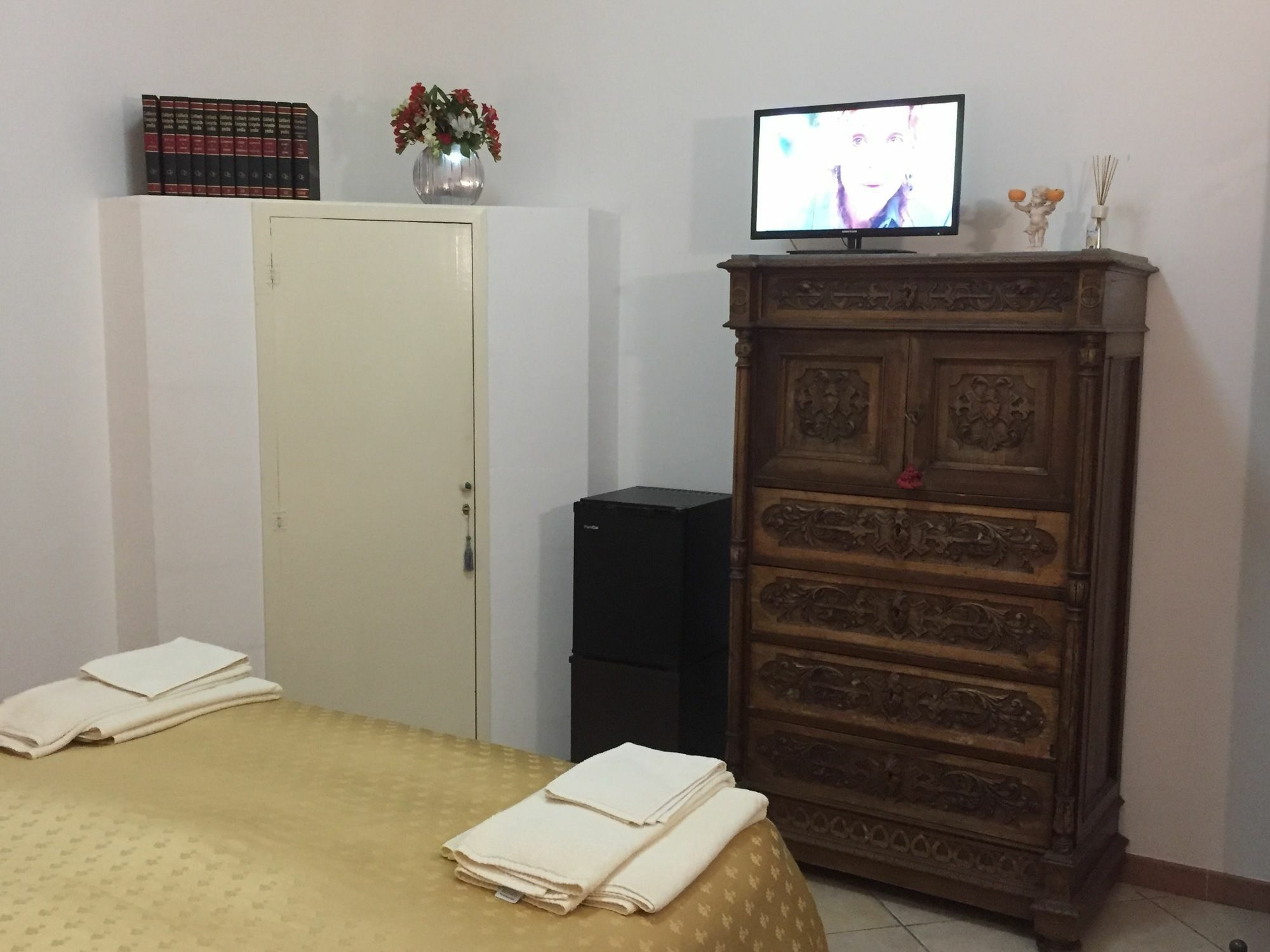Bed and Breakfast La Residenza Dei Nobili Катандзаро Экстерьер фото
